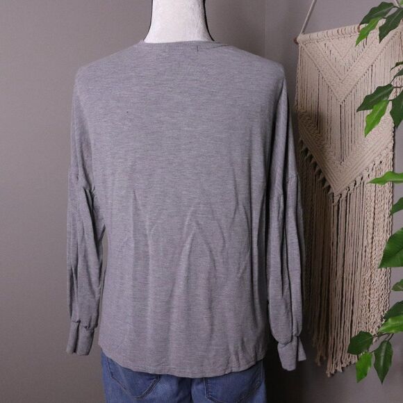 BKE Red | Balloon Sleeve Blouse‎ - Picture 4 of 6